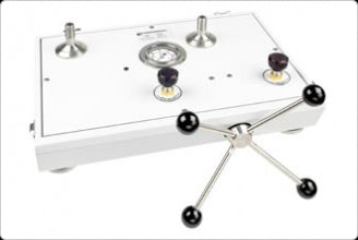 Fluke P5513 Pneumatic Calibrator (item no. 4341605, 4341610, 4341687, 4341693)